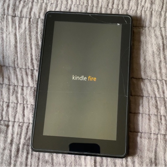 Amazon Kindle Fire 1st Generation 7” Screen Wifi Black Model DO1400 - Picture 3 of 11